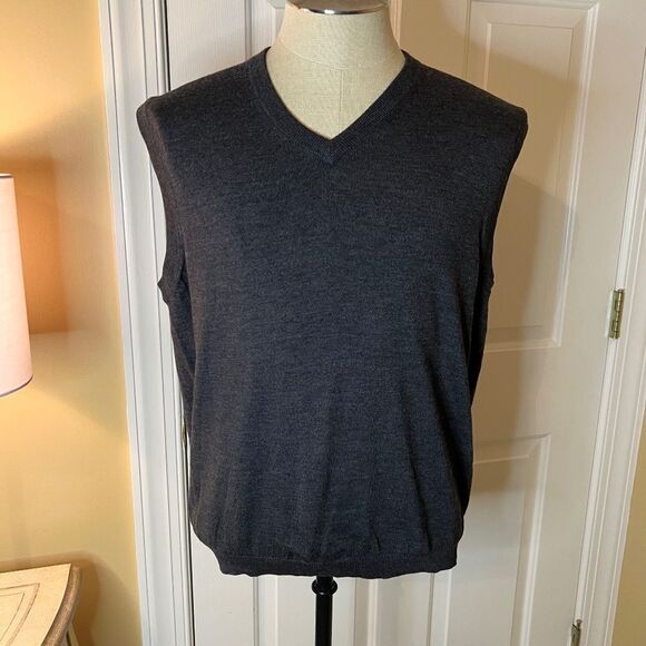 EUC Mens Brooks Brothers 346 Charcoal Gray V-Neck Merino Wool Sweater Vest LARGE